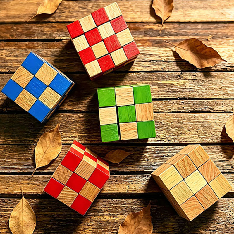 Brain Teaser Cube - Quadratischer Schlangenwürfel aus Holz, Denkspiel für